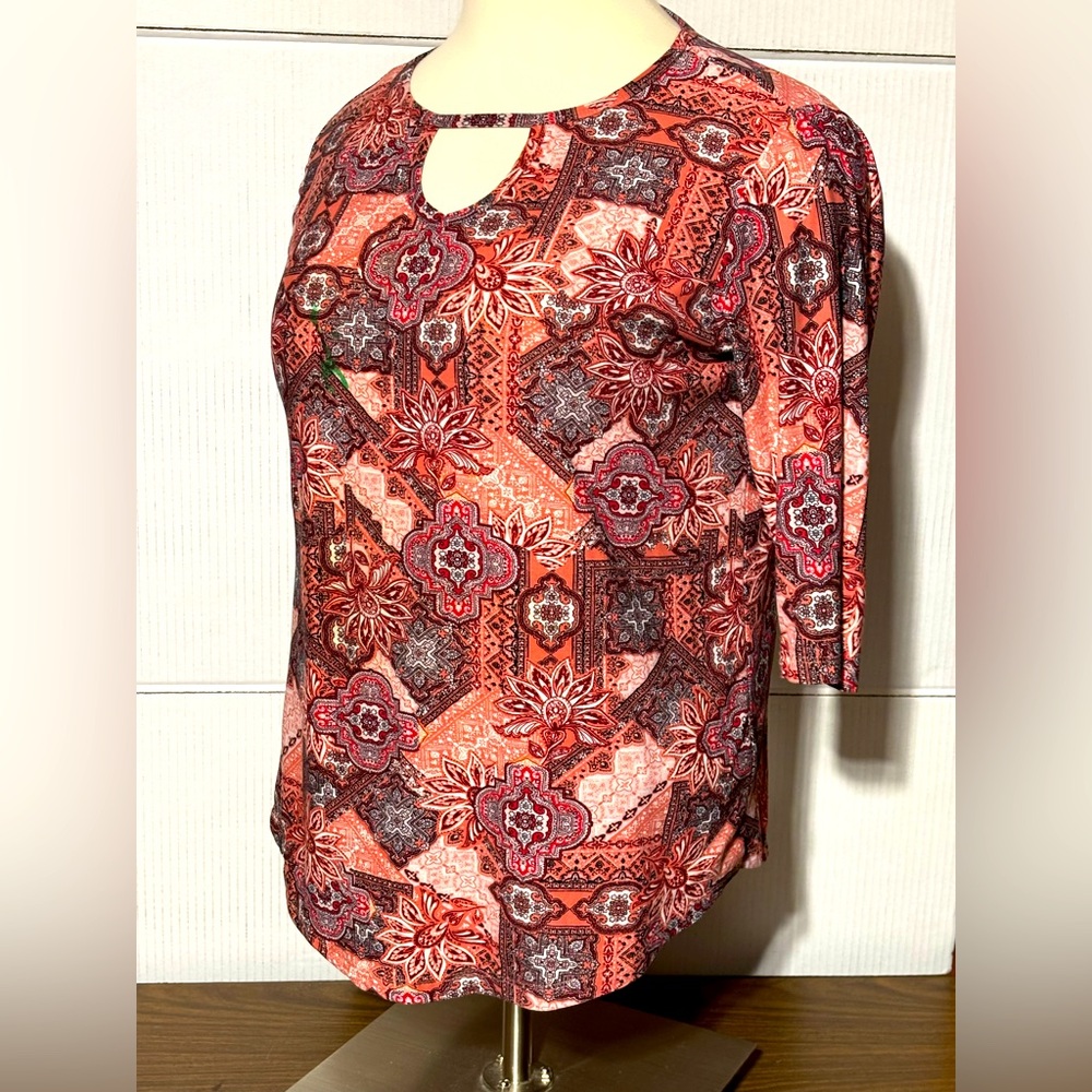 Bobbie Brooks Women's 2X pink paisley pattern top 3/4 length sleeves 30” L